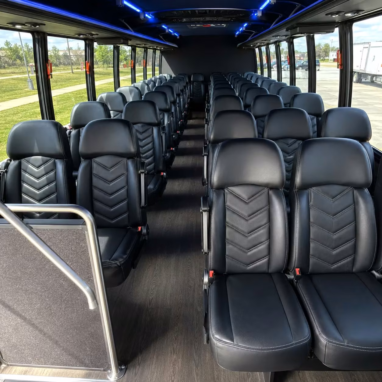 pasadena 25 passenger minibus rental