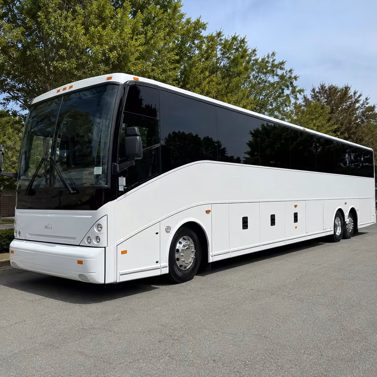 shuttle employees between pasadena and the greater los angeles tech and aerospace hubs